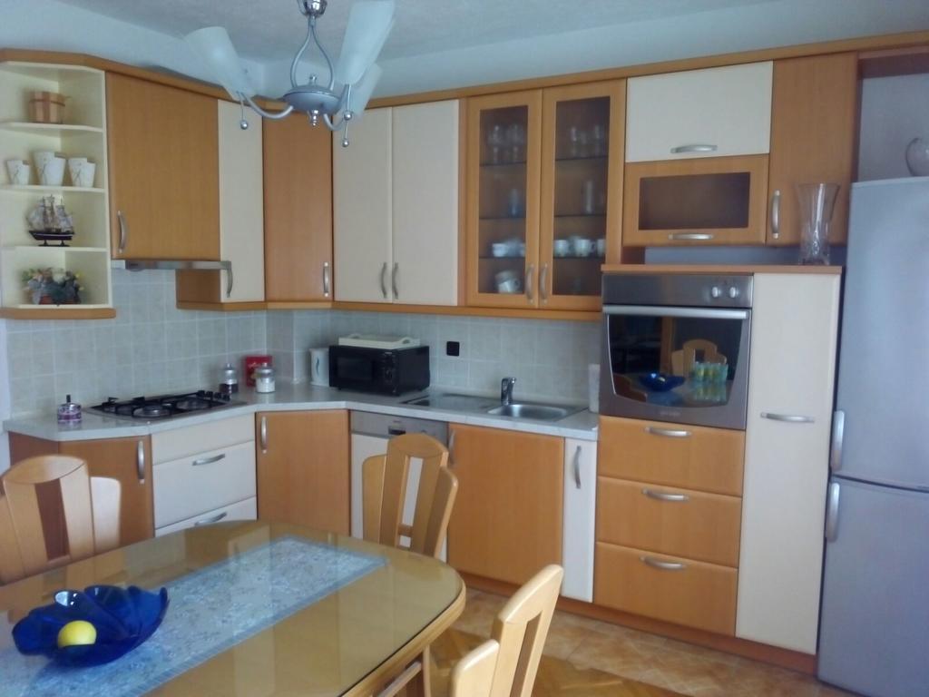 Apartment Rose Солин Екстериор снимка